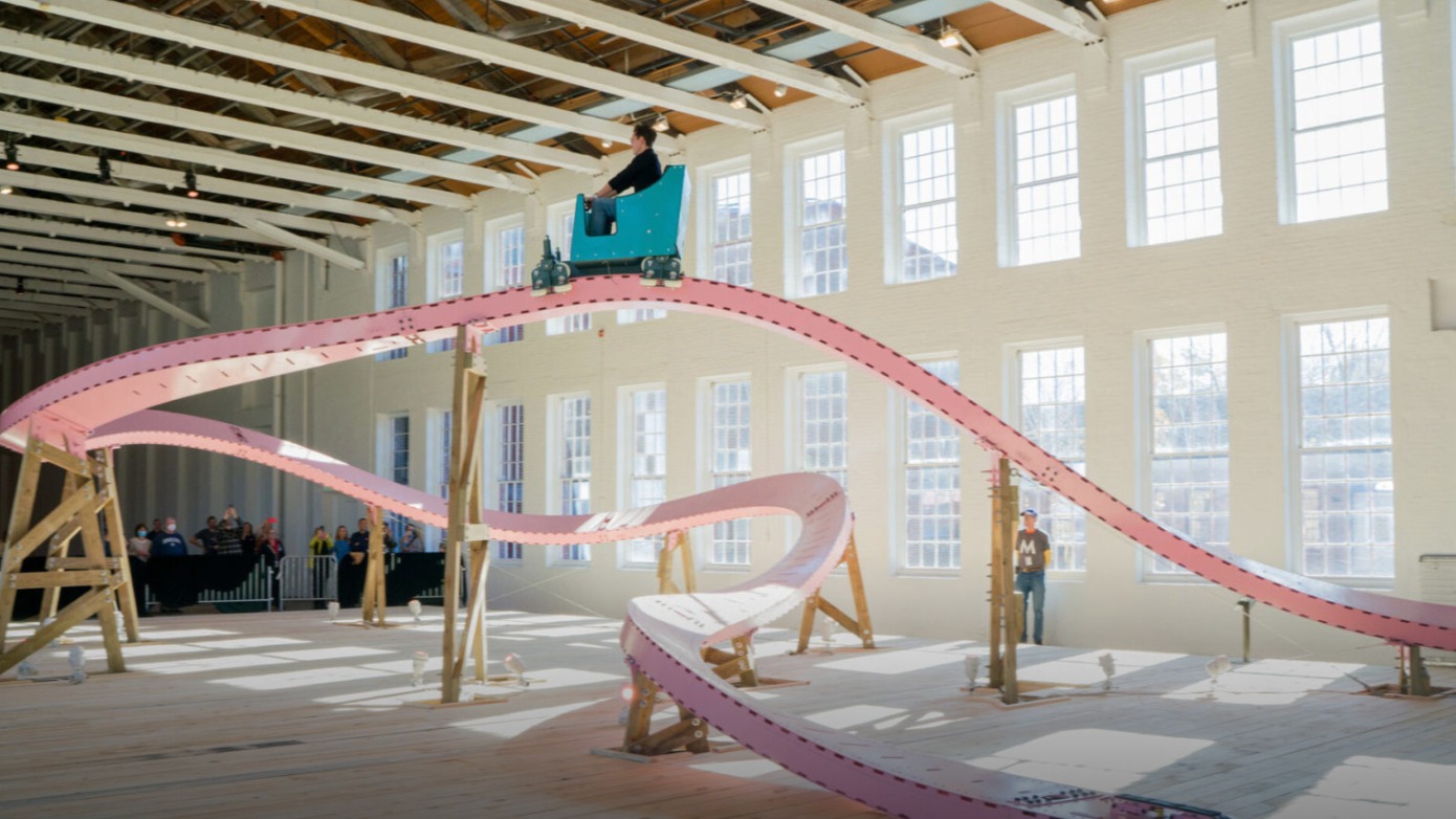 Roller coaster парк. Арт пространство в москве с американскими горками. Парк горького москва американские горки. Парк маяковского атракцион американские горки "циклон". Остров мечты гонка мечты аттракцион.